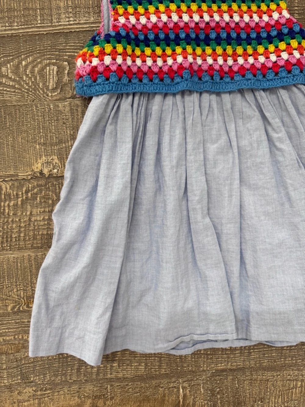 Mini Boden Multicolor Crochet Bodice Light Blue Chambray Skirt Dress size 4/5 - Picture 4 of 7